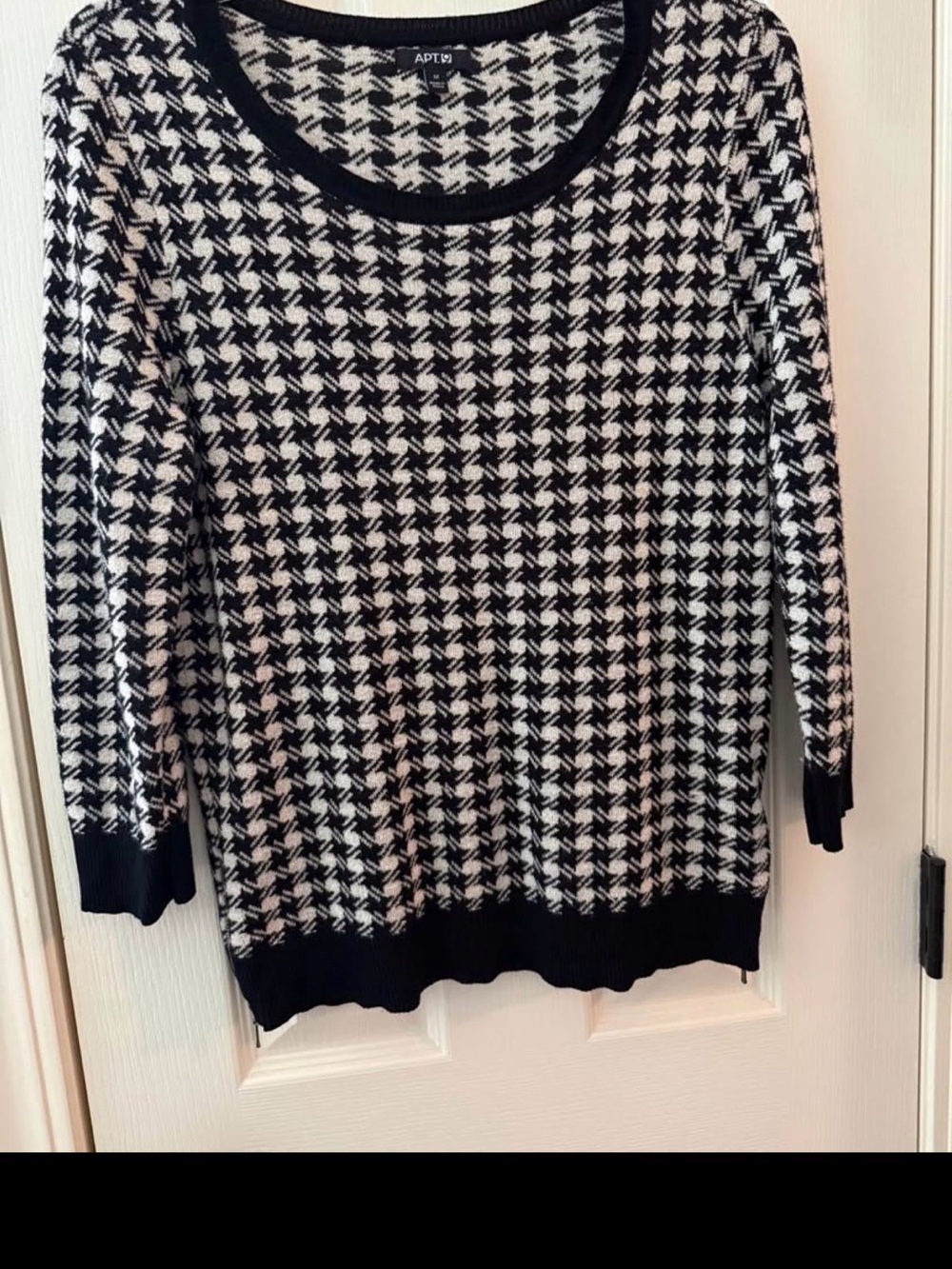 Apt. 9 Black & White Houndstooth Scoop Neck Sweater